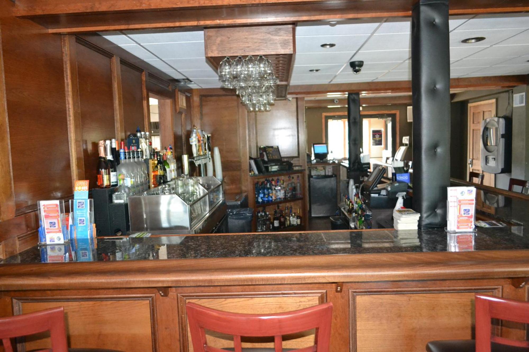Latham Inn Dış mekan fotoğraf